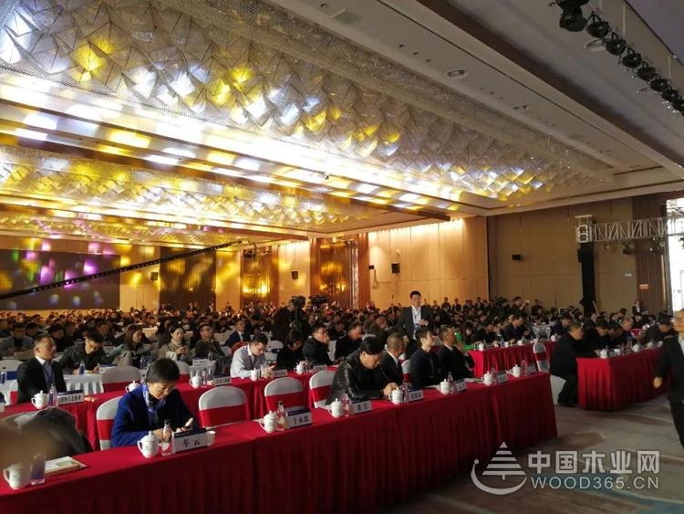 “中国定制家居无醛生活产业发展高峰论坛”在湖北荆门召开